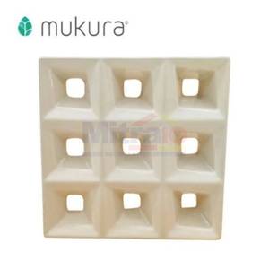Mukura Rooster Keramik Ventilasi Udara Diagrid Light Ivory 20x20 Cm (10 Pcs)
