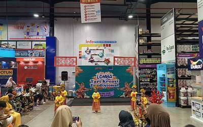 Meriah! Lomba Tari Kreasi Tradisional Anak di Mitra10 Samarinda